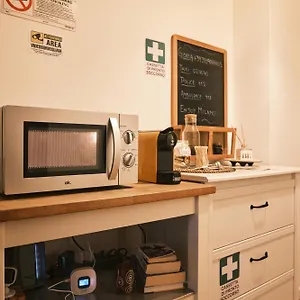 Konukevi 71, Milano